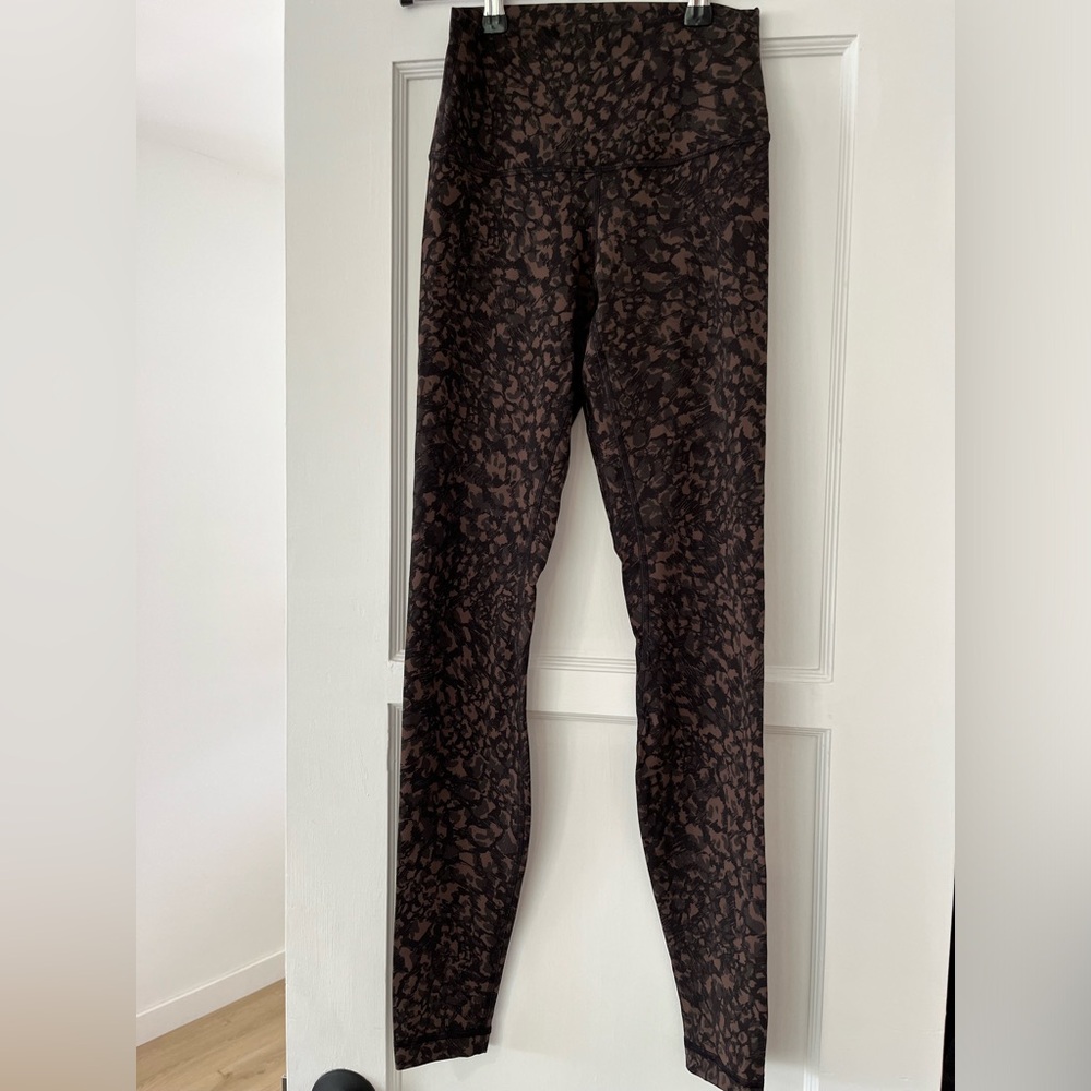 NWOT! Lululemon Align 25” Legging in Burgundy leopard print, Sz 4